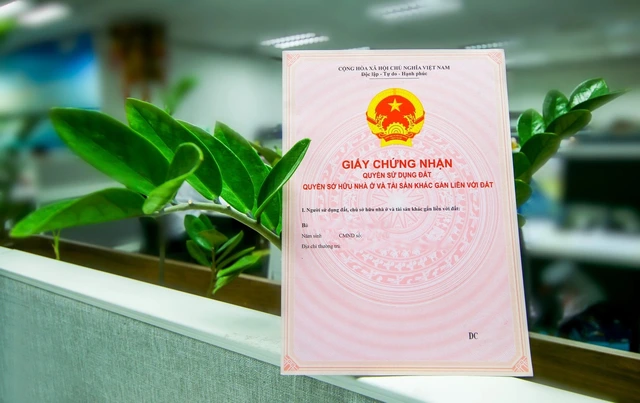 Hỏi - Đáp: Các giấy tờ cần kiểm tra khi mua nhà tại dự án đang xây