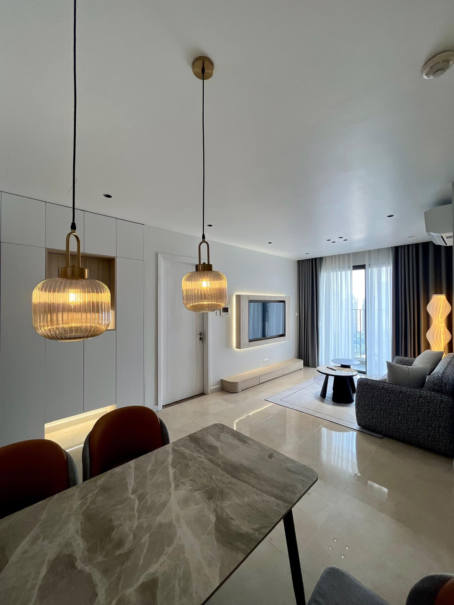 BÁN GẤP CĂN 2PN VIEW HỒ 83m² TẠI Vinhomes D'Capitale