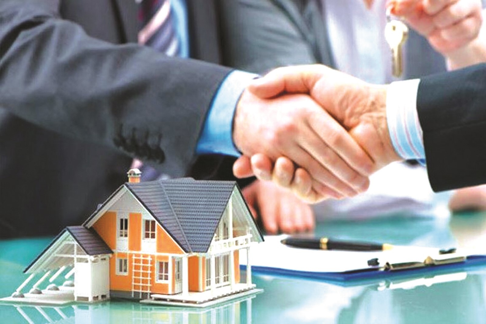 Chuyện khó giãi bày của môi giới BĐS: Lúc thị trường ảm đạm năn nỉ bên mua, thị trường tốt lên quay sang nài nỉ bên bán