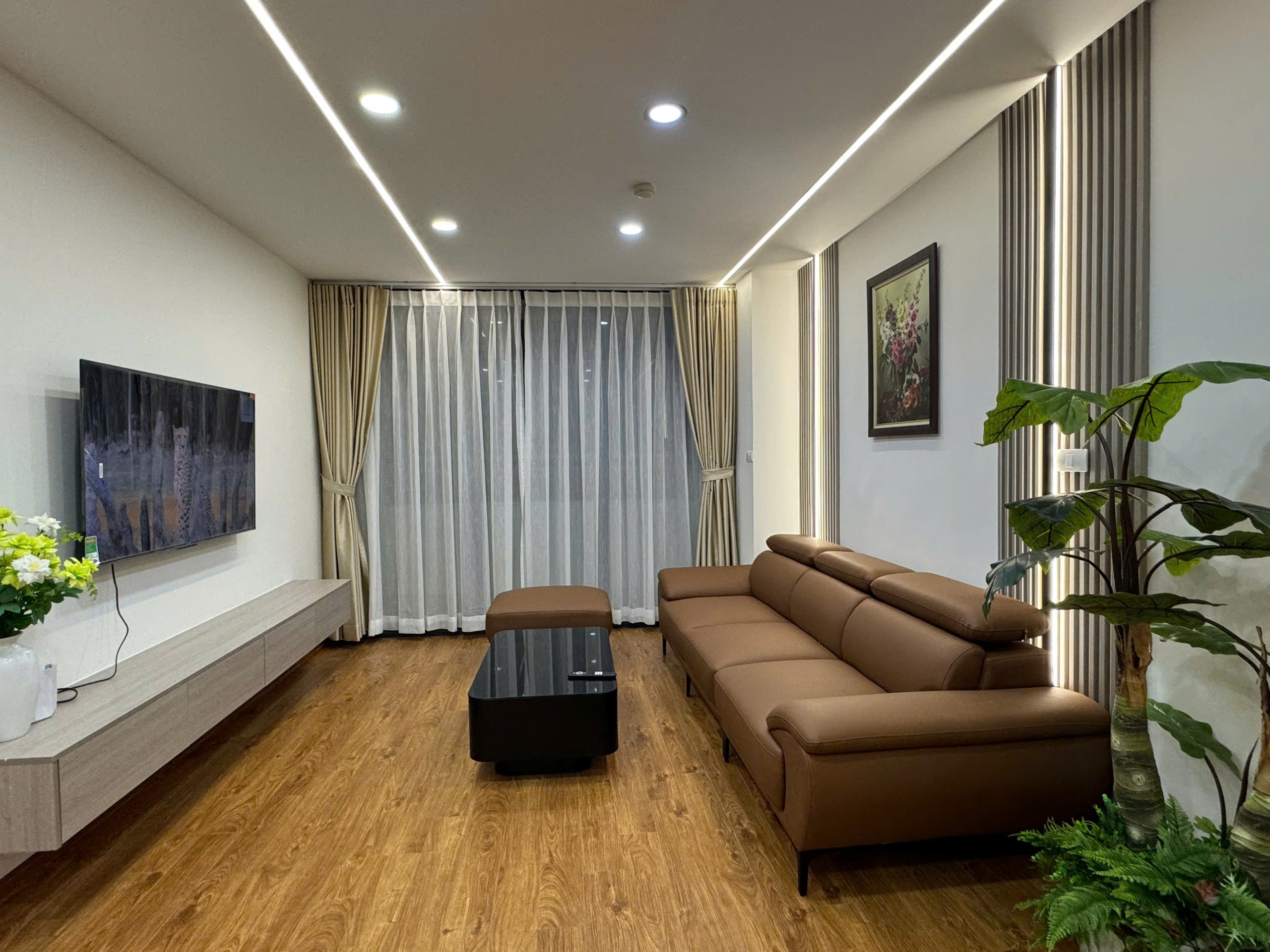 Bán căn hộ 3 ngủ Hapulico Complex 102m2, CÓ SLOT OTO, giá 8.x tỷ