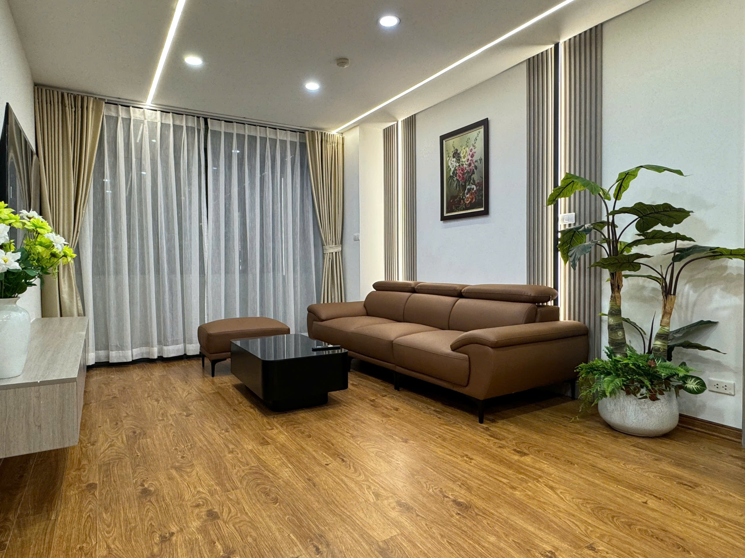 Bán căn hộ 3 ngủ Hapulico Complex 102m2, CÓ SLOT OTO, giá 8.x tỷ