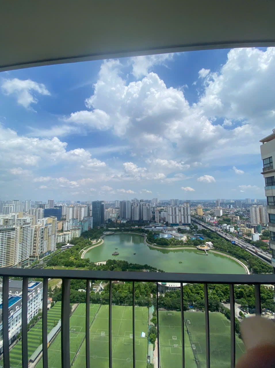 Vinhomes D'Capitale căn hộ studio view hồ