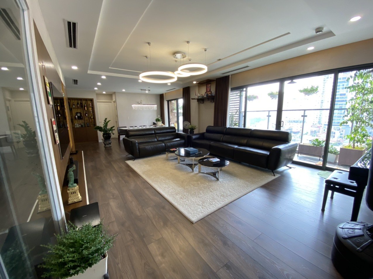 Bán gấp căn góc 3PN - 97m2 tại Imperia Garden, SHLD giá tốt