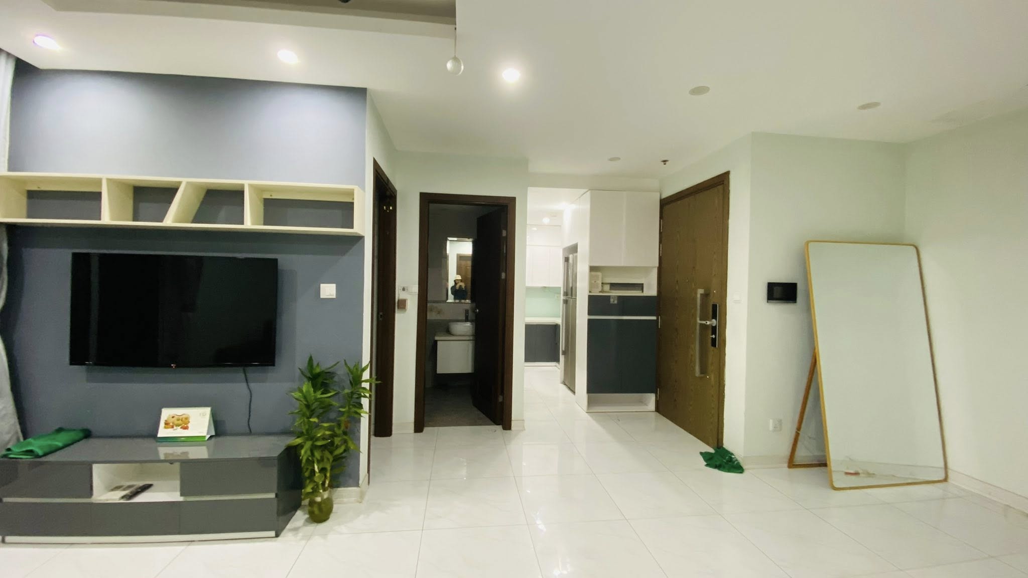 Bán căn hộ 2 ngủ rộng 81m2 tại Seasons Avenue giá tốt