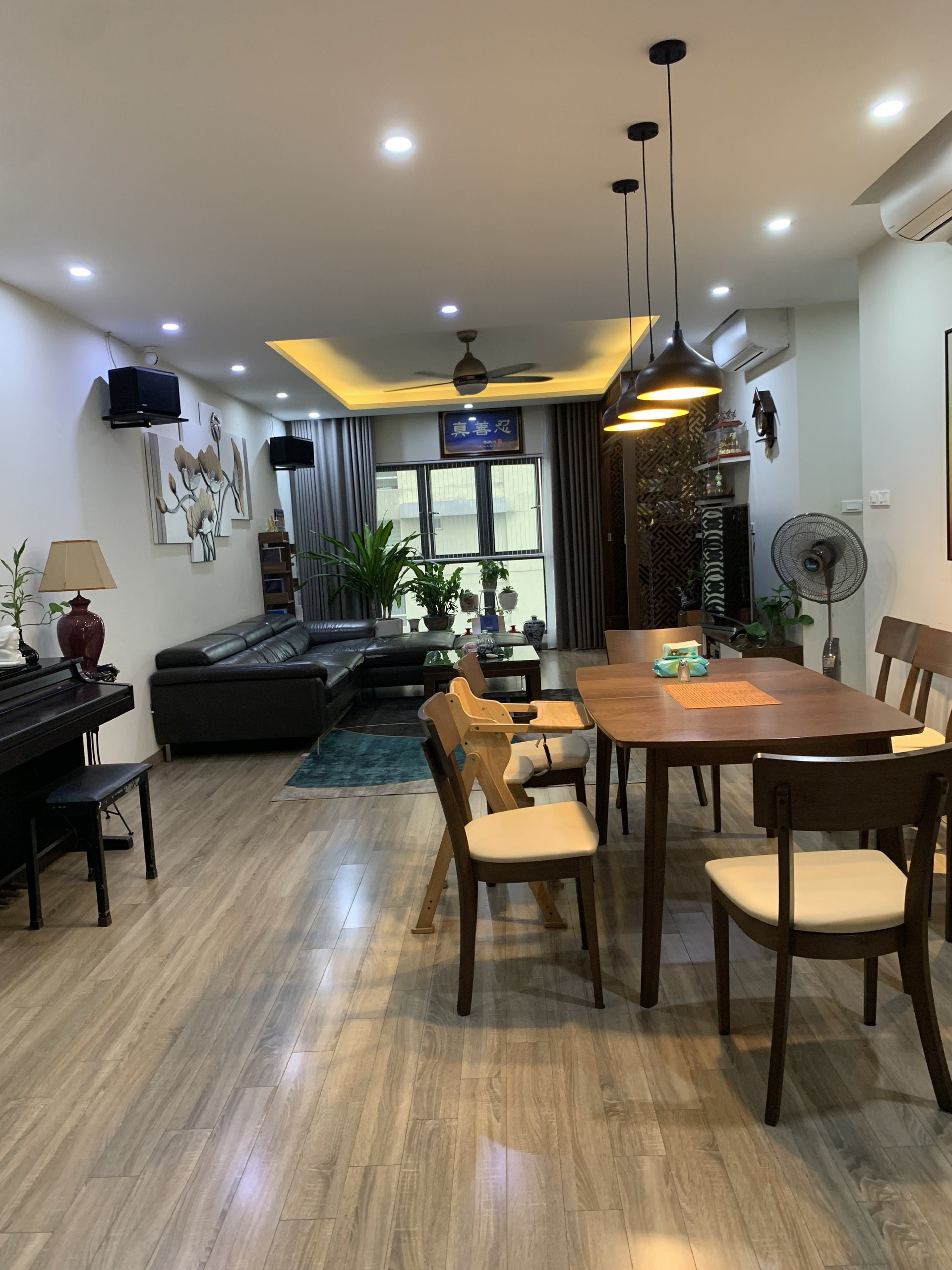 Bán căn hộ 3 ngủ Mulberry Lane diện tích 137m2