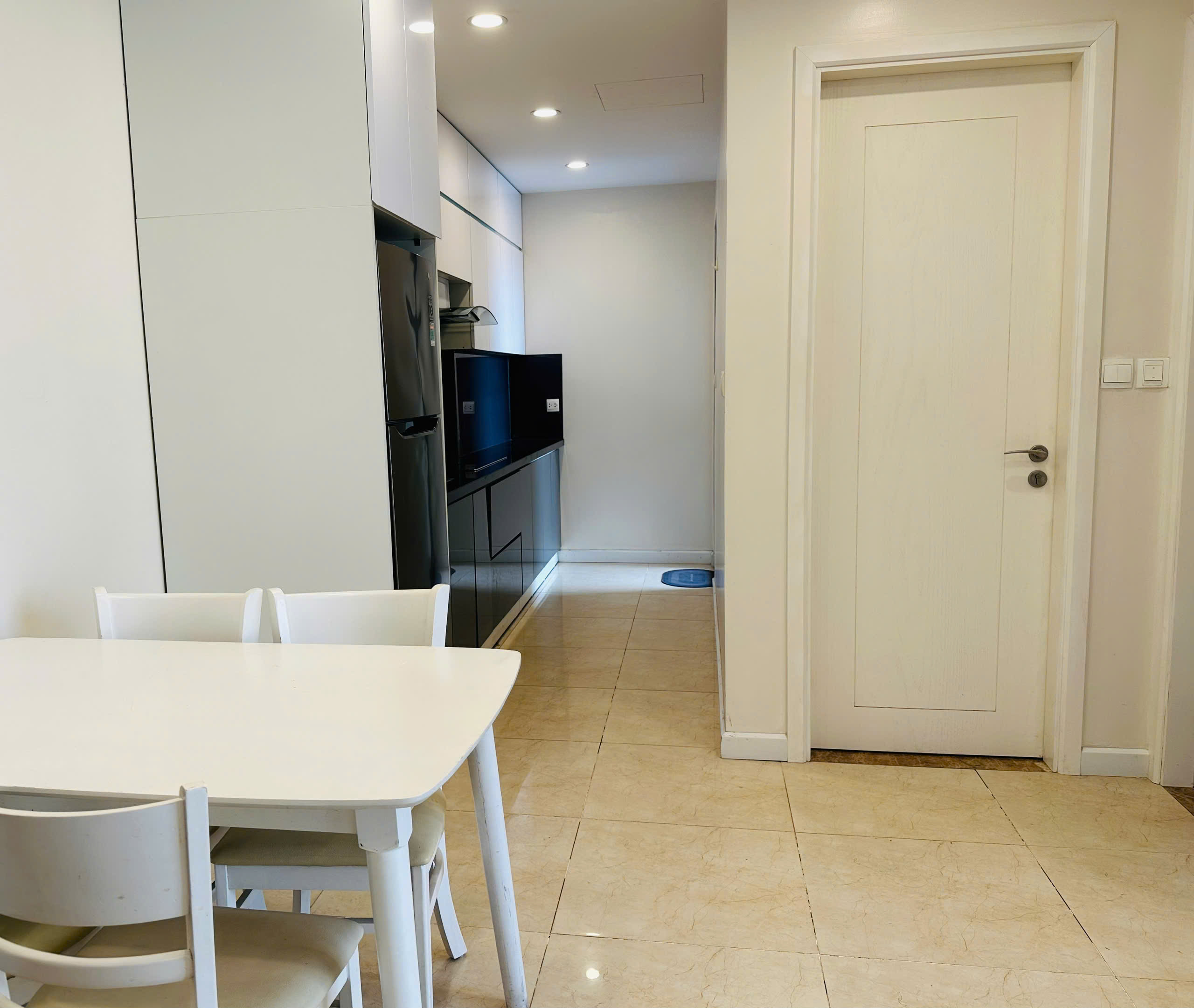 CHO THUÊ Vinhomes D'Capitale tòa C7 - 2PN full đồ vào ở luôn