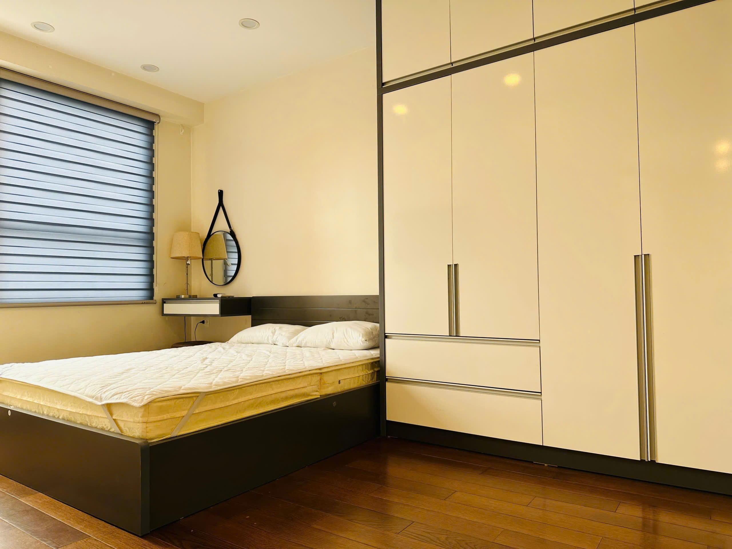 CHO THUÊ Vinhomes D'Capitale tòa C7 - 2PN full đồ vào ở luôn