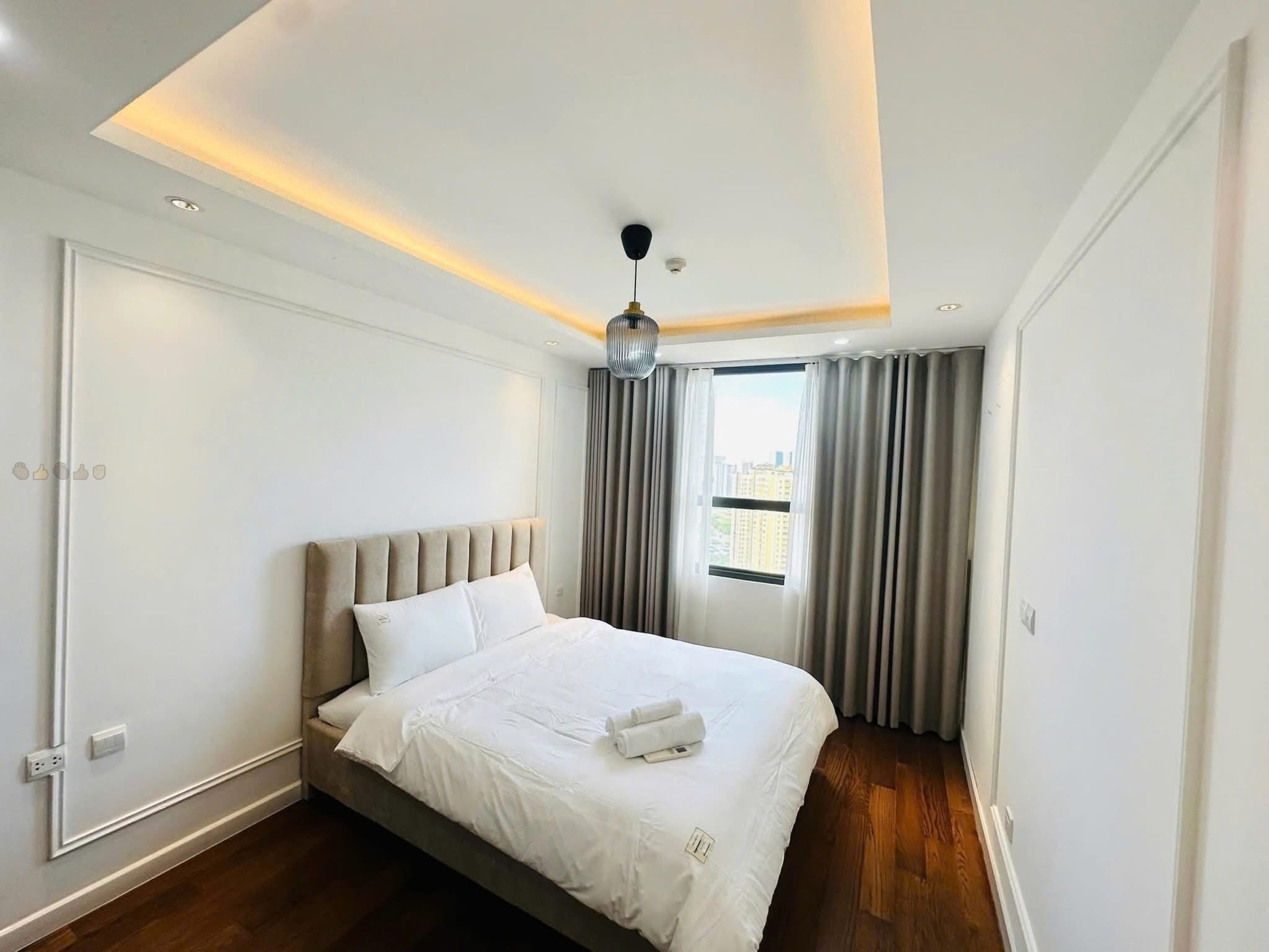 Phòng ngủ rộng rãi căn hộ 2PN tại chung cư Vinhomes D'Capitale Trần Duy Hưng